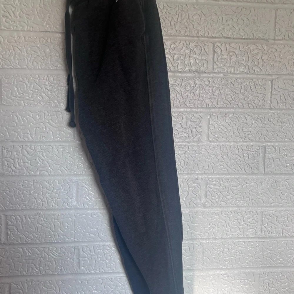 PINK Victoria's Secret Bundle, sweatshirt & 2 pairs of sweats - Picture 12 of 13